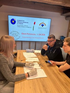 Światowy Dzień Choroby Parkinsona. Kliknij, aby powiększyć zdjęcie.